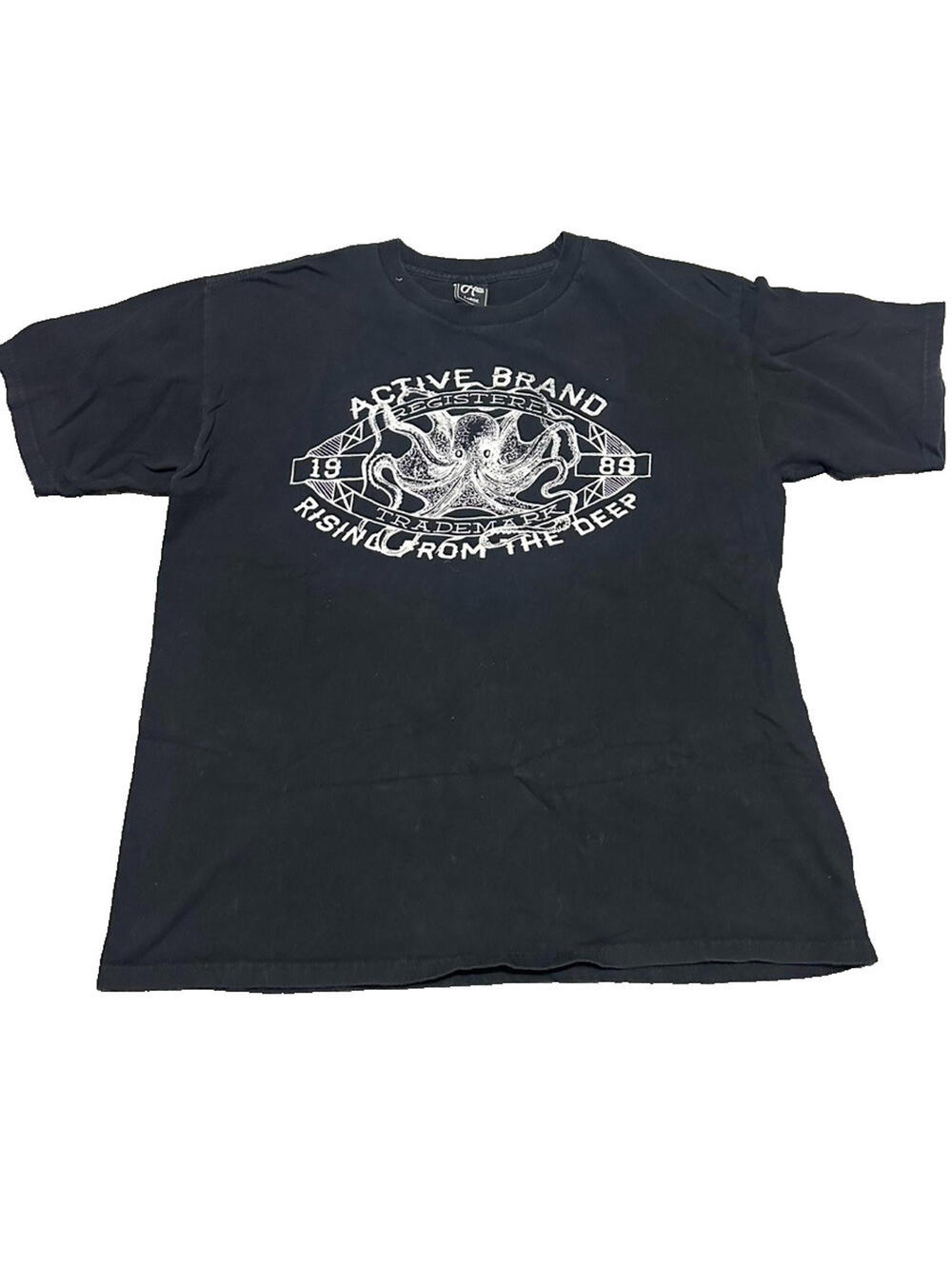 Active Brand Shirt Men Large L Black Outdoors Skateboarding Octopus Rising Deep